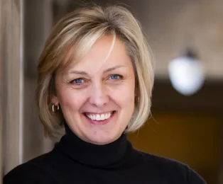 Nebraska Governor Candidate Lynne Walz Vows Day-One Executive Order to Expedite Medical Marijuana Ac...